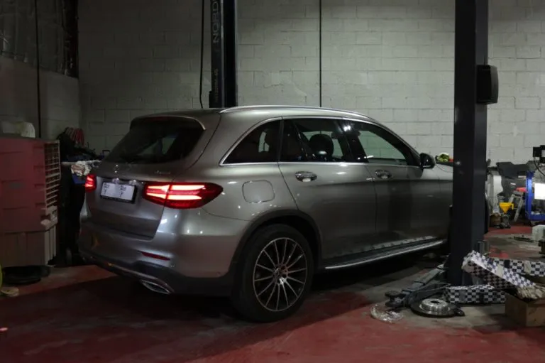 mercedes< 33