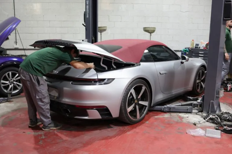 ремонт Porsche в Шардже