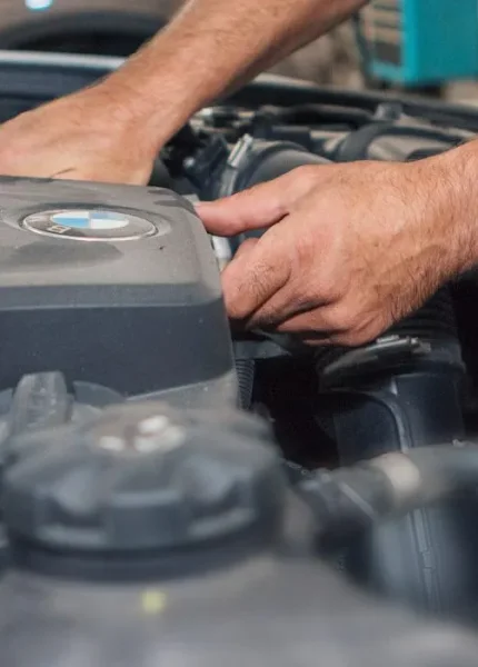 إصلاح محرك BMW