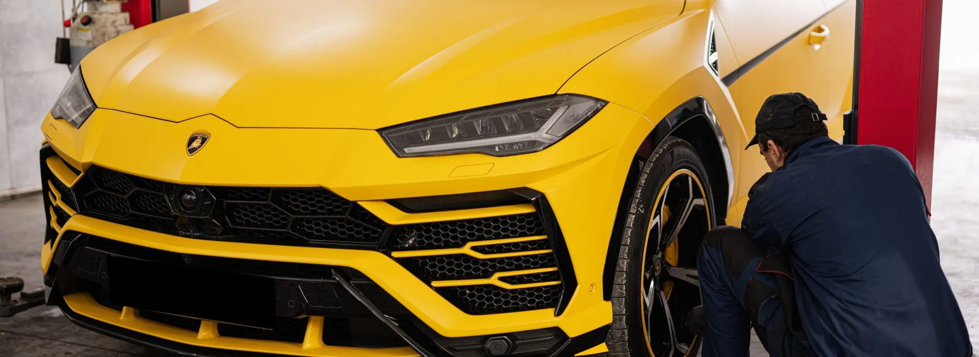 تصليح إطارات Lamborghini
