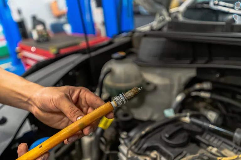 Замена свечей зажигания автомобиля Kia