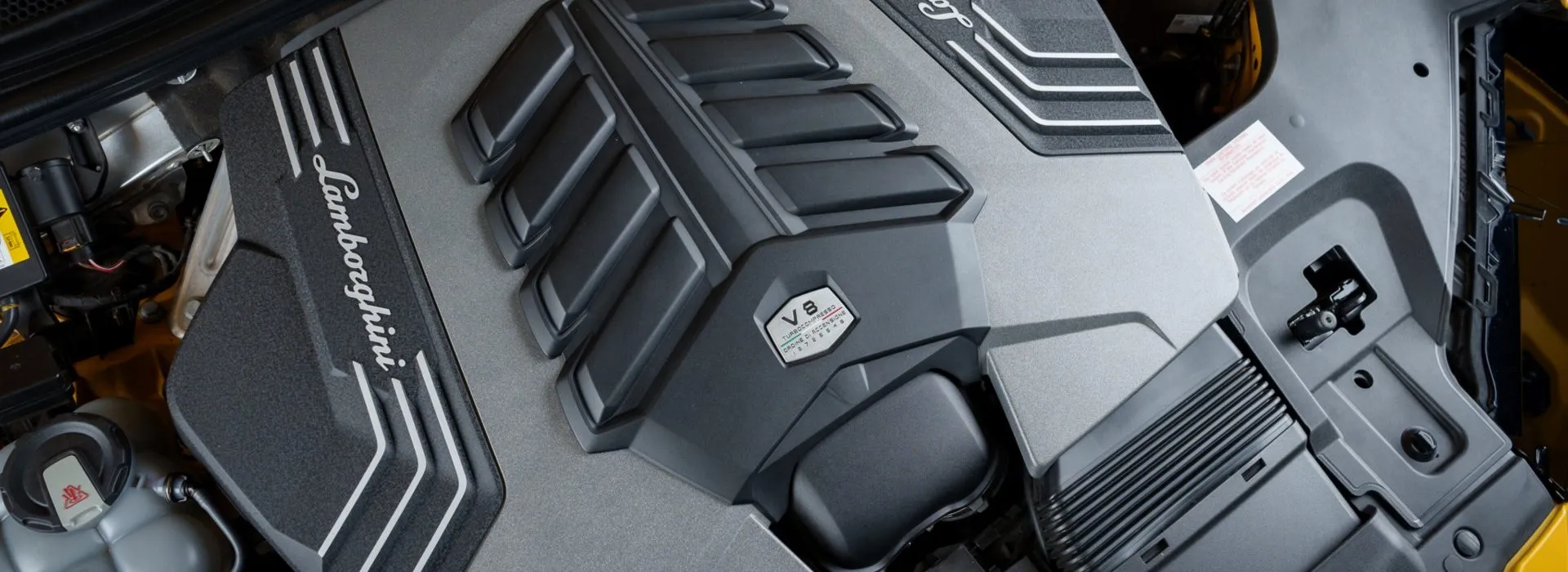 استبدال شمعة الإشعال Lamborghini