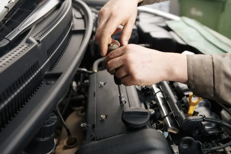 Замена свечей зажигания автомобиля Porsche