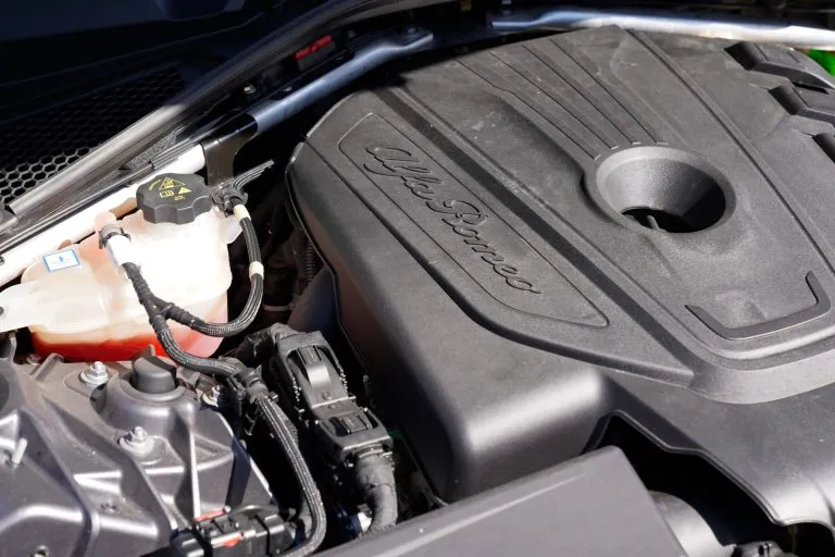 alfa romeo замена свечей зажигания< 8