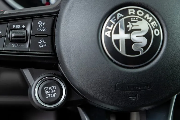 alfa romeo замена свечей зажигания< 6