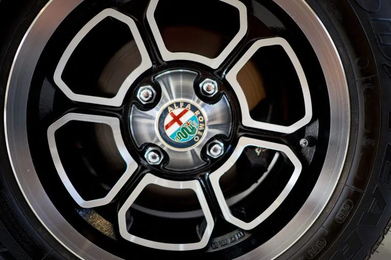 alfa romeo замена свечей зажигания< 2