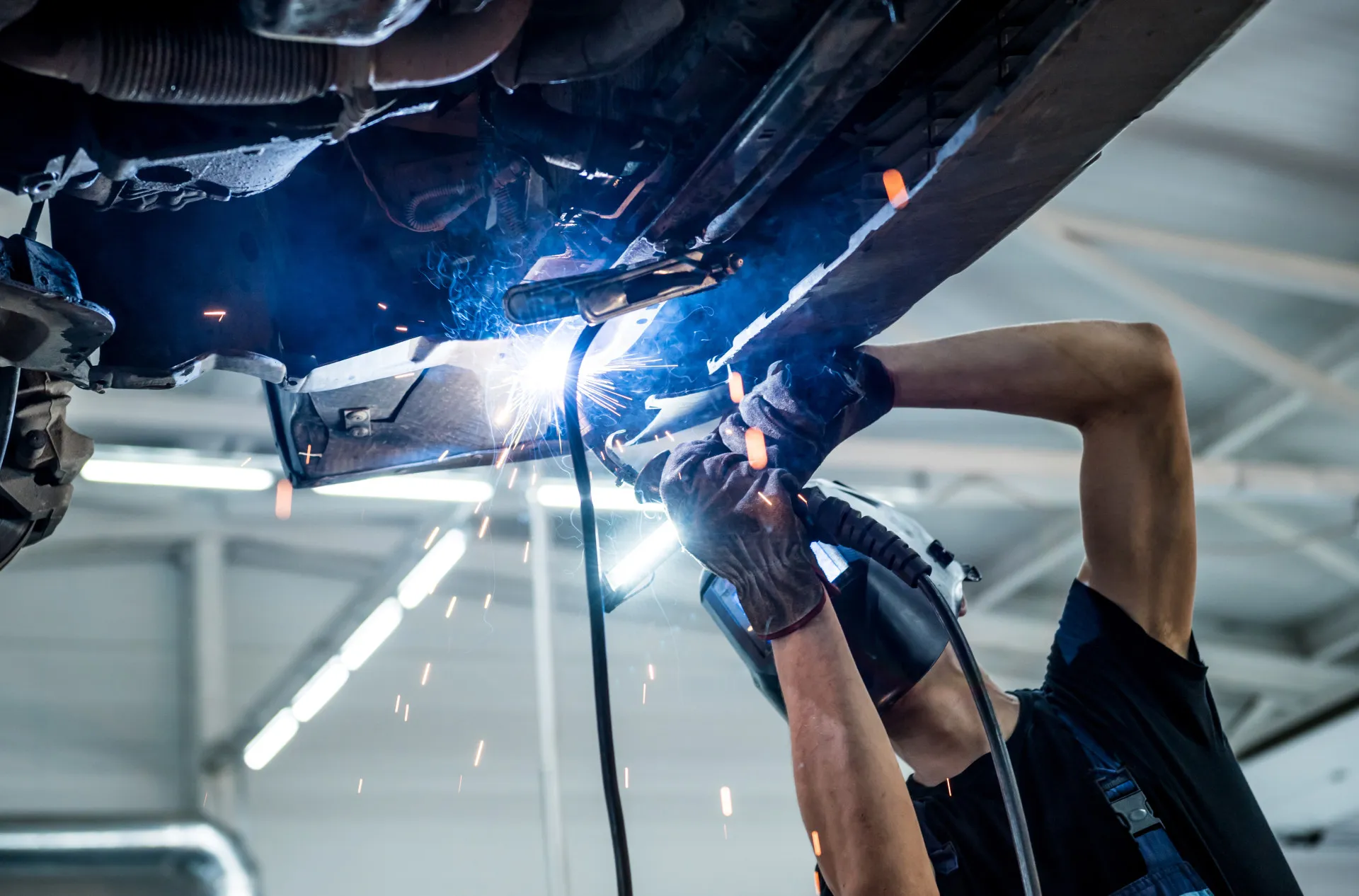 Car Frame Repair in Dubai Price from 150 AED - Golden Horse Car Repair