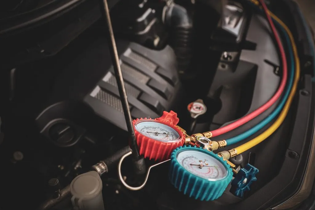 استكشاف أعطال مكيف السيارة وإصلاحها لماذا لا ينفخ المكيف الهواء البارد 1