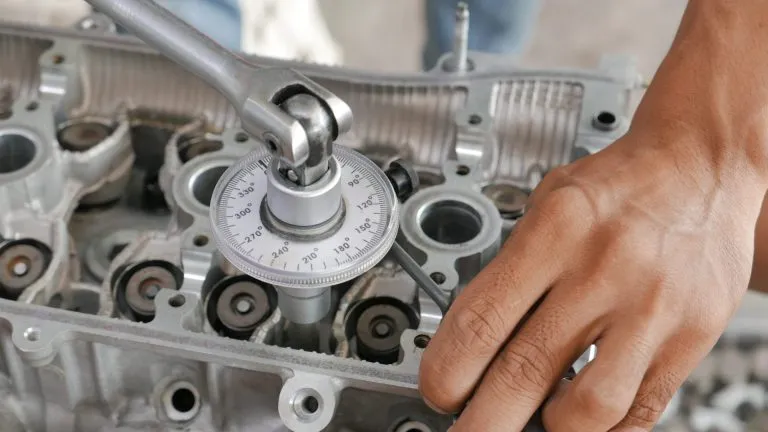 Car Cylinder Head Repair 3