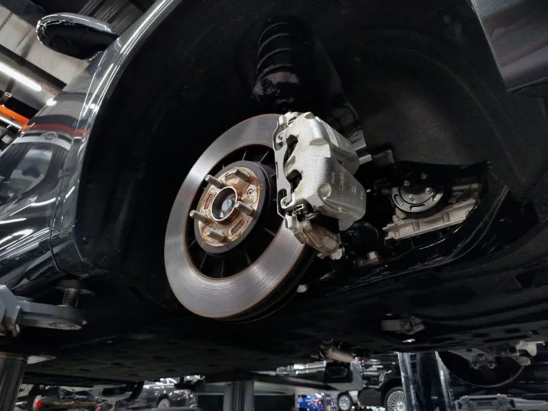 Замена тормозных колодок Audi