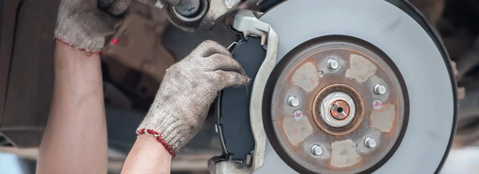 استبدال وسادة مكابح Tesla