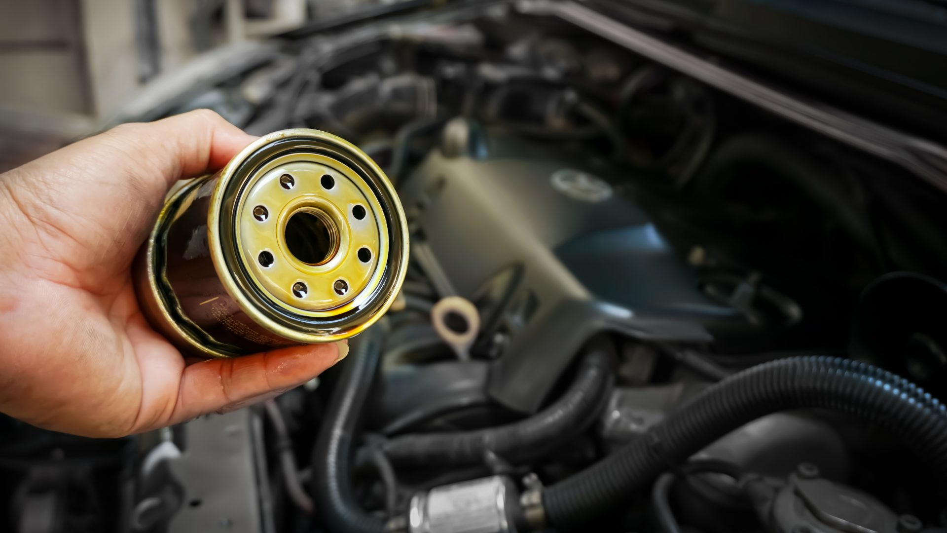Clogged Oil Filter: Symptoms, Risks, and How to Fix It
